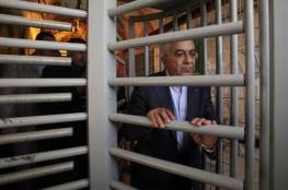 صحيفة تكشف: السنوار رفض طلباً تقدم به سلام فياض للقائه في غزّة