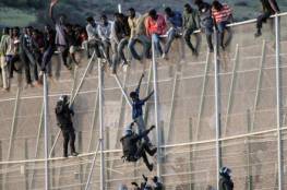 صور ..وفاة 18 مهاجرا اثناء محاولة حوالي 2000 مهاجر القفز على سياج مليلية ودخول المدينة بالقوة