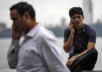 هندي يبيع زوجته لشراء هاتف ذكي