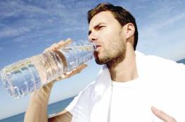 إليك ما قد يحدث لجسمك إذا شربت الماء من عبوة منتهية الصلاحية