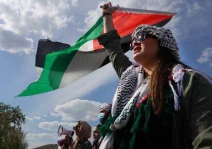 التايمز: مدير مدرسة بريطانية يعتذر لوصفه العلم الفلسطيني بأنه “دعوة للسلاح”