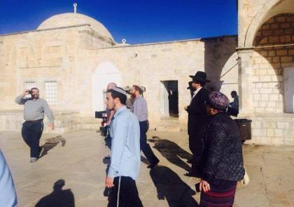 سابقة خطيرة.. صور: مستوطنون يصعدون إلى صحن مسجد الصخرة في الأقصى
