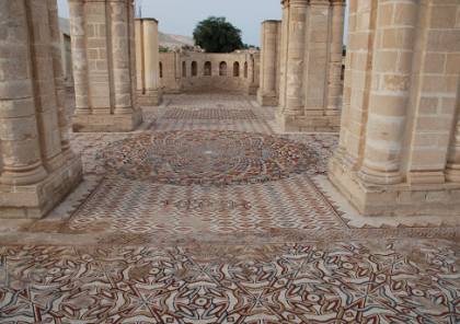 السياحة والآثار تتسلم أعمال مشروع تغطية أرضيات الفسيفساء في قصر هشام