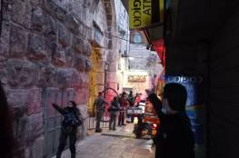 الاحتلال يعدم شاباً فلسطينيا بزعم طعنه شرطيين اسرائيليين في القدس (فيديوهات)