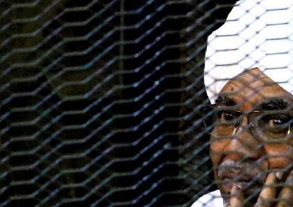 هواتف تحوي"معلومات خطيرة" مع البشير ورفاقه في السجن تثير ضجة في السودان