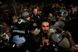 إصابة العشرات بالاختناق واعتقال آخرين خلال قمع شرطة الاحتلال مسيرات غاضبة بالداخل المحتل