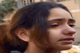 فتاة فلسطينية تجسد معاناة شعبنا بدموع وكلمات باللغة الانجليزية (فيديو)