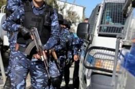 الشرطة بغزة تضبط متهمًا بسرقة 14 ألف دولار من مسنة