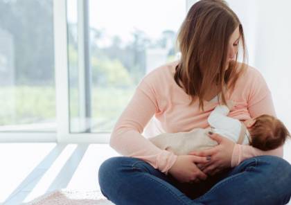 ما هو تأثير الرضاعة الطبيعية على القدرات الإدراكية للطفل