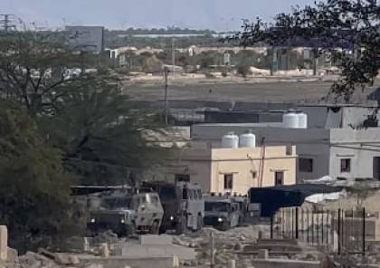 6 إصابات واعتقال والد شهيدين خلال اقتحام قوات الاحتلال مخيم عقبة جبر