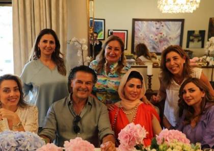 صور راغب علامة مع زوجة السفير العراقي في الأردن تثير الجدل..والخارجية العراقية تتحرك