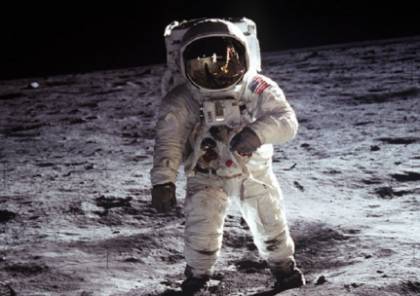 فنان "يفكك" صورة من مهمة "أبولو 11" ليكشف ما رآه رائد فضاء!