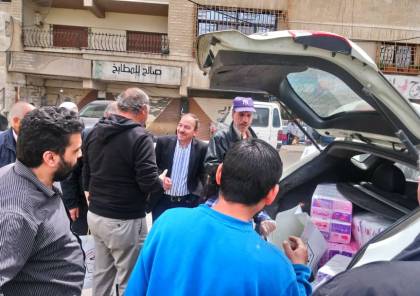 الدائرة السياسية للمنظمة توزع معقمات ومنظفات على أبناء شعبنا في قدسيا وصحنايا بريف دمشق