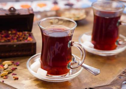 فوائد وميزات الشاي الأسود