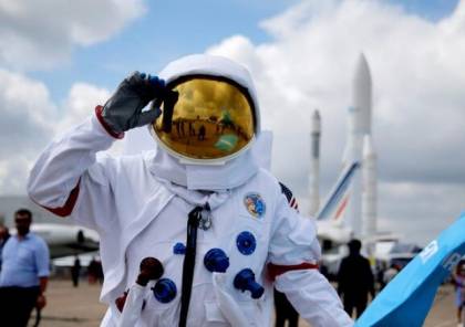 عالم فيروسات: ما من خيار إلا التطعيم ضد كورونا أو ارتداء بدلة رواد الفضاء!