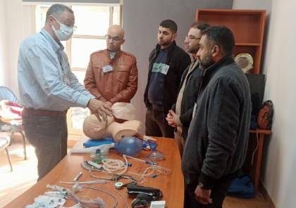 أطباء فلسطينيون في أوروبا يُدربون زملاءهم في غزة على الطوارئ