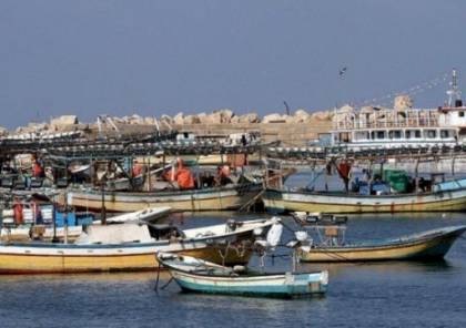 الشؤون المدنية تتسلم 6 مراكب صيد في بحر غزة