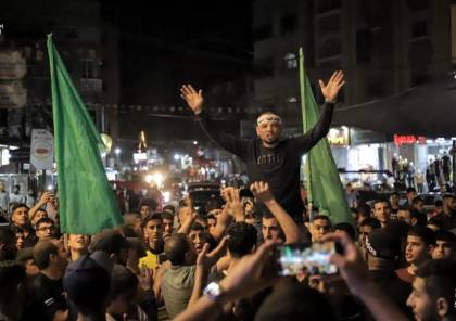 غزة تحتفل بعملية الخليل (صور وفيديو)