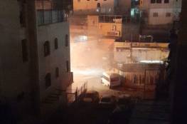 القدس تشتعل.. مواجهات عنيفة وإصابتان برصاص الاحتلال (فيديو)