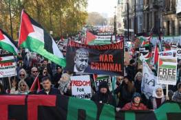 عشرات الآلاف يشاركون في مسيرة مؤيدة للفلسطينيين في لندن