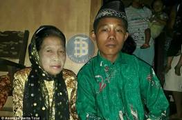 هدّدا بالإنتحار ..صور: فتى اندونيسيّ يتزوج مُسنة (71عاماً) بعد وقوعه في حبها!