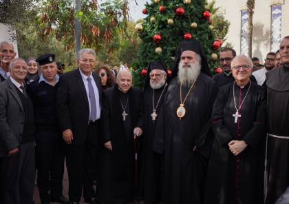 جامعة القدس تضيء شجرة الميلاد إيذانًا بانطلاق احتفالات أعياد الميلاد المجيدة