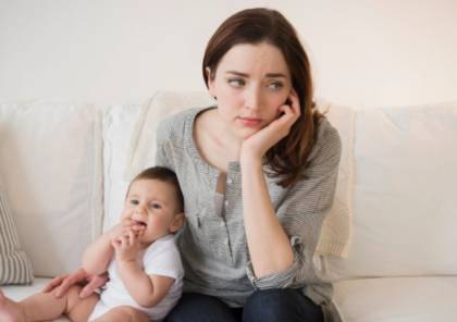 لماذا يمتد اكتئاب ما بعد الولادة إلى سنوات؟
