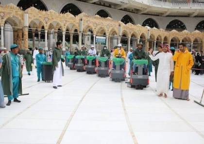 السعودية: تعقيم الحرم المكي 4 مرات يومياً لسلامة قاصديه