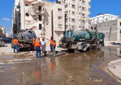جراء الاستهداف المباشر للبنى التحتية.. بلدية غزة تحذر من كوارث صحية وبيئية