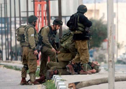 جيش الاحتلال يوقف تدريبات عسكرية عقب إصابة أحد ضباطه في الخليل