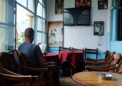 الرجوب يطالب أصحاب المقاهي بعدم مخالفة التعليمات