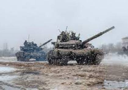 بالفيديو : جنود روس قتلى ودبابات روسية مدمرة في هاركوف بأوكرانيا