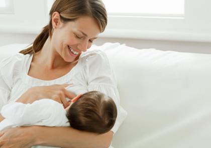 الرضاعة الطبيعية تساعد على نمو الأطفال الخُدج