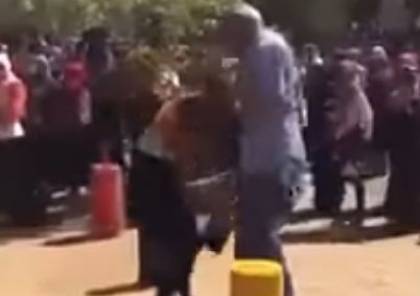شاهد: غضب في السودان بسبب فيديو لرئيس جامعة يضرب طالبتين