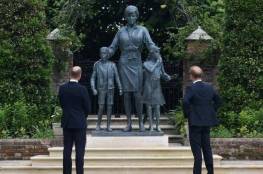 من هم الأطفال الثلاثة الذين تم نحتهم مع تمثال الأميرة ديانا في ذكرى ميلادها؟