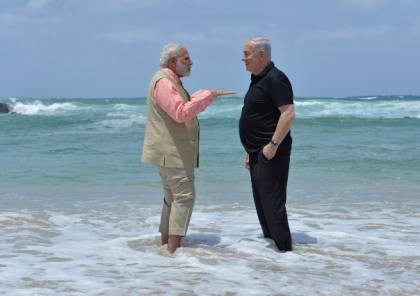 صور: نتنياهو و رئيس الوزراء الهندي يستجمان على شاطئ بحر حيفا