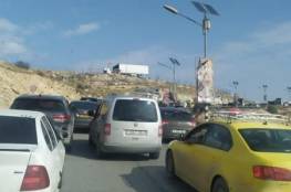 الاحتلال يعيق حركة المواطنين عند مدخل النبي صالح