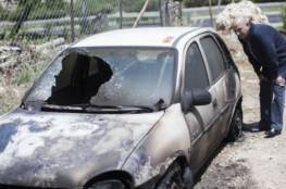 نابلس: إصابة أربعة متضامين وإحراق مركبتهم بهجوم للمستوطنين في بورين