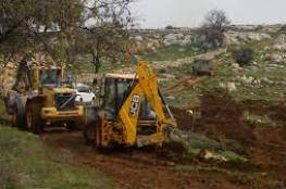 الاحتلال يجرف أراضٍ في عزون شرق قلقيلية