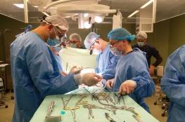 لأول مرة .. أطباء من فلسطينيي 48 يقومون بإجراء عمليات زراعة كلى بغزة