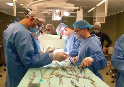 لأول مرة .. أطباء من فلسطينيي 48 يقومون بإجراء عمليات زراعة كلى بغزة