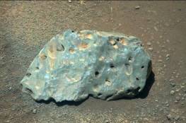 ناسا تعثر على صخرة خضراء "غريبة" على المريخ