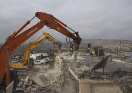 الاحتلال يهدم منزلا في منطقة جبل جوهر بالخليل