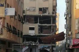 شاهد.. لحظة استهداف طيران الإحتلال بناية "الروضة 2" في تل الهوا غرب مدينة غزة 