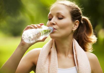 ما كمية المياه التي ينبغي تناولها كل يوم؟
