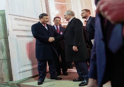 مواقع التواصل تضج بآخر عبارة قالها الرئيس الصيني لبوتين عند وداعه وتغرد بكل اللغات (فيديو)