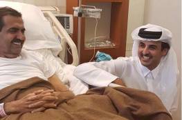  شاهد: أمير قطر بجانب والده في المشفى بعد اصابته