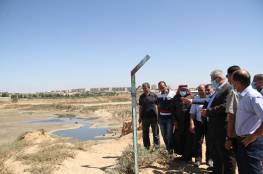 غنيم يطلع على الأضرار التي لحقت بقطاع المياه جراء العدوان على غزة