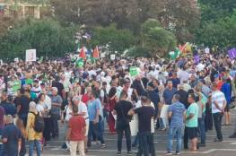 بركة يحيي عشرات آلاف المتظاهرين الذين شاركوا في تظاهرة تل ابيب