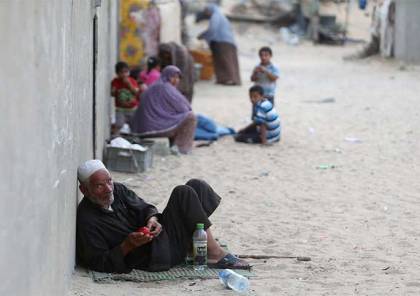 غزة: ﻿اللجنة القطرية تسلم دفعة مالية أولية للفقراء من مشروع "مسكن كريم" 